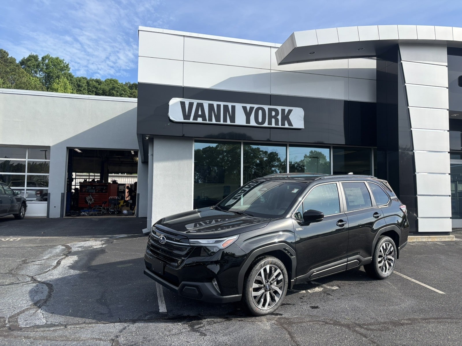 2026 Subaru Forester Touring Hybrid's photo