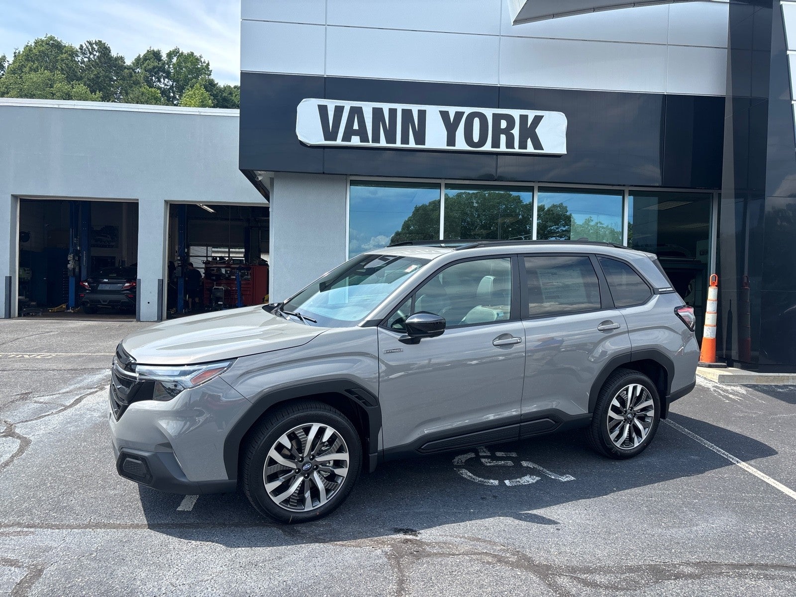 2026 Subaru FORESTER Touring Hybrid