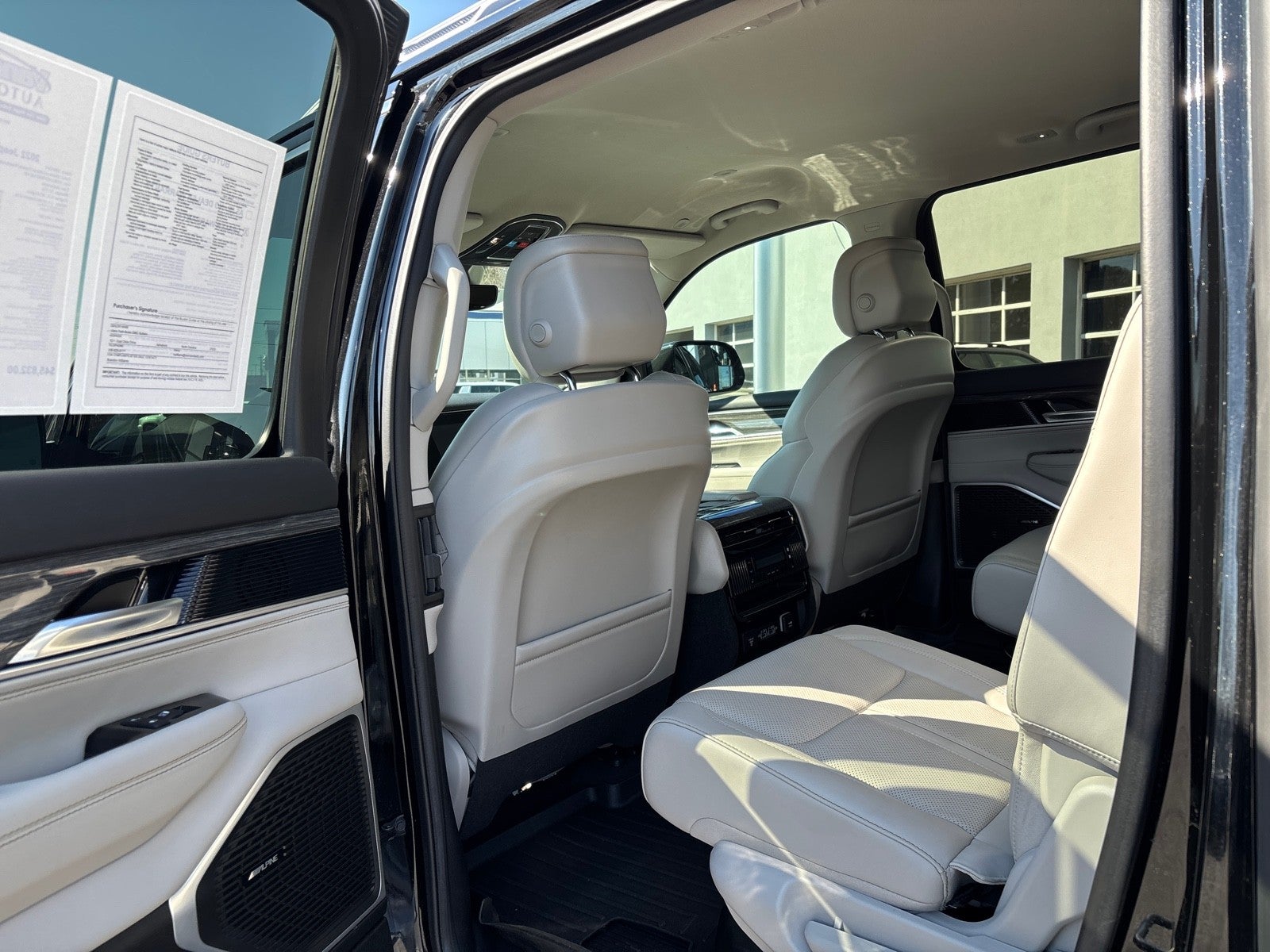 2022 Jeep Wagoneer Series III