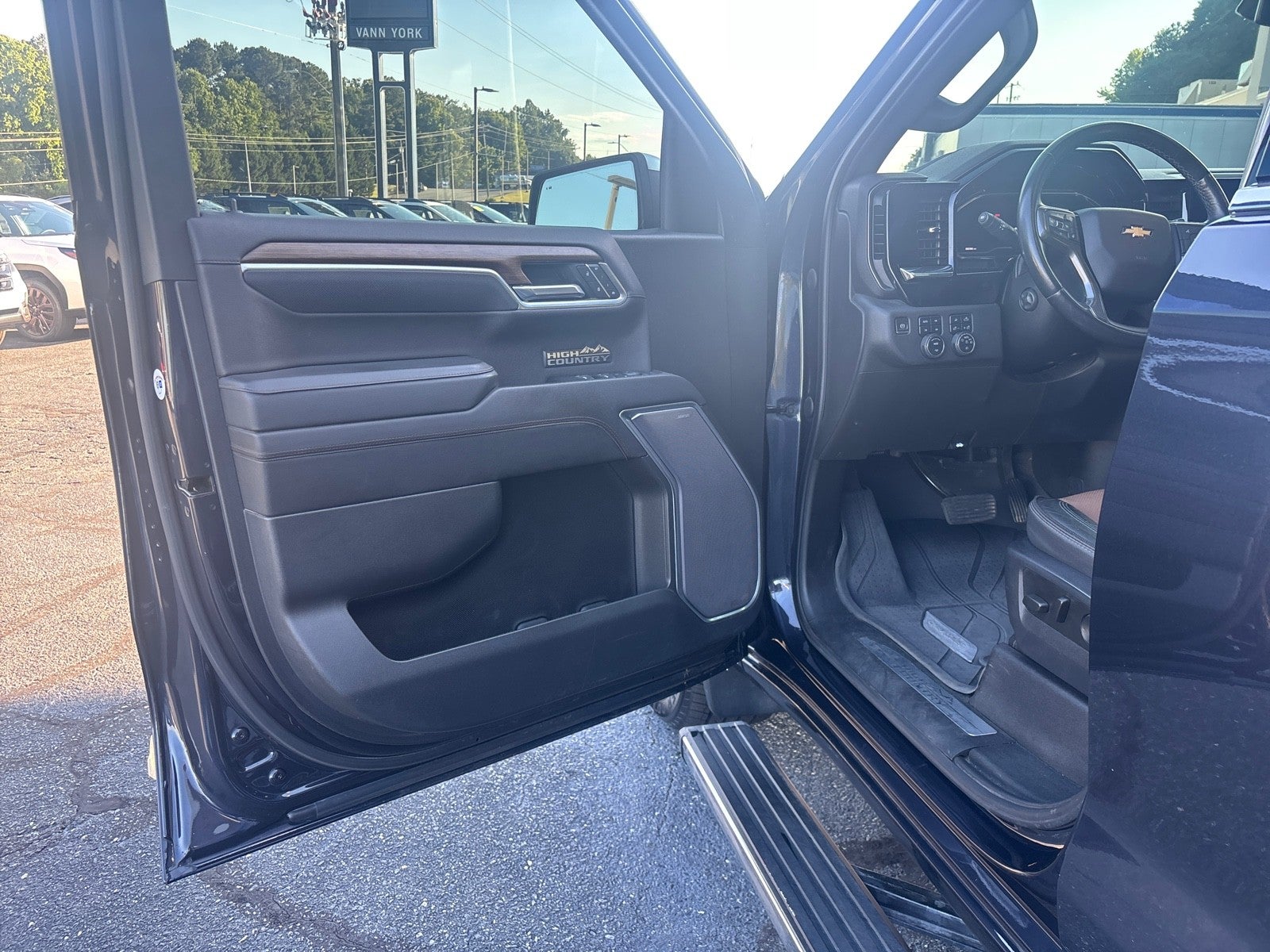 2023 Chevrolet Silverado 1500 High Country