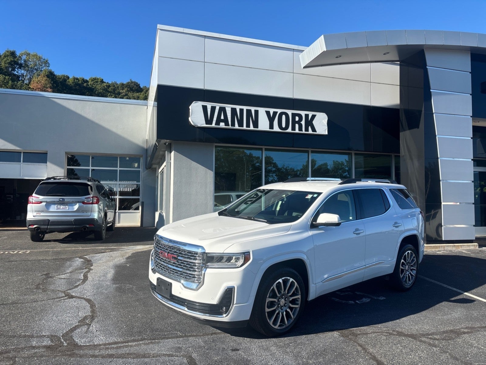 2023 GMC Acadia