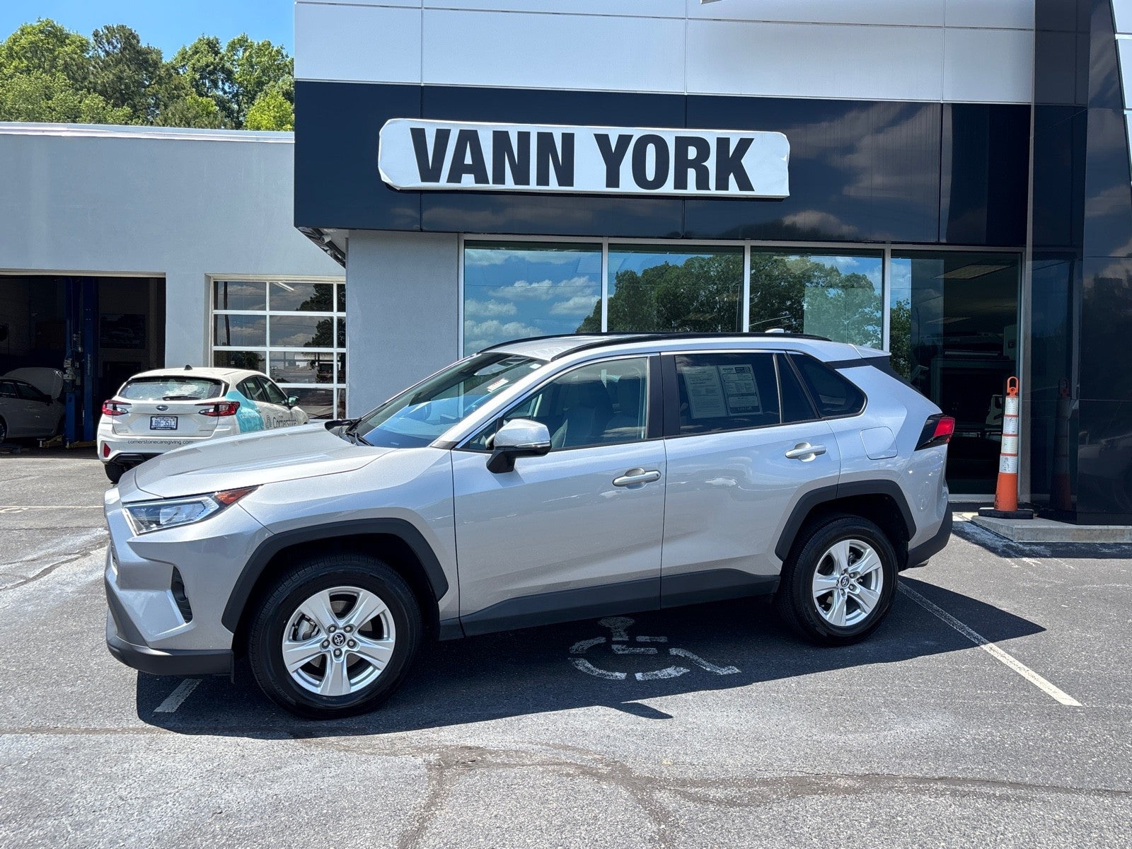 2021 Toyota RAV4 XLE