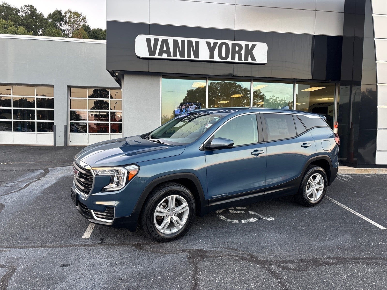 2024 GMC Terrain SLE