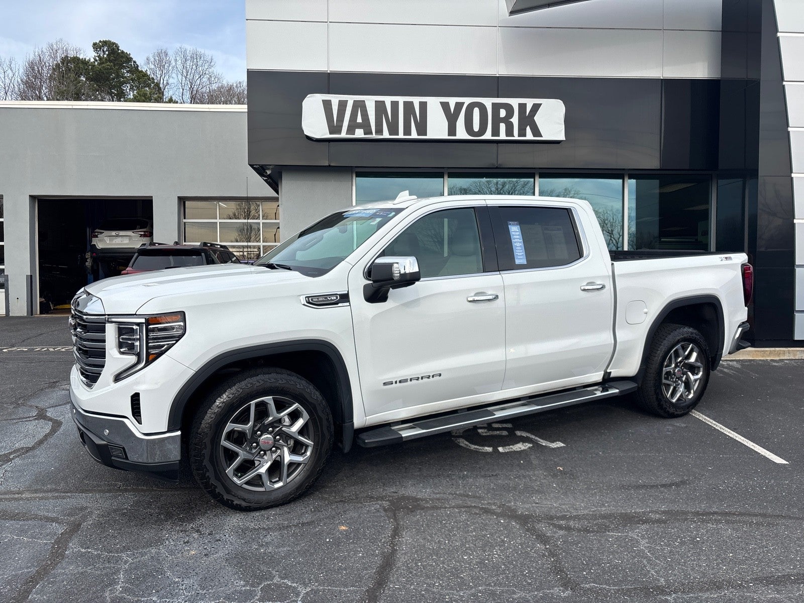 2023 GMC Sierra 1500 SLT