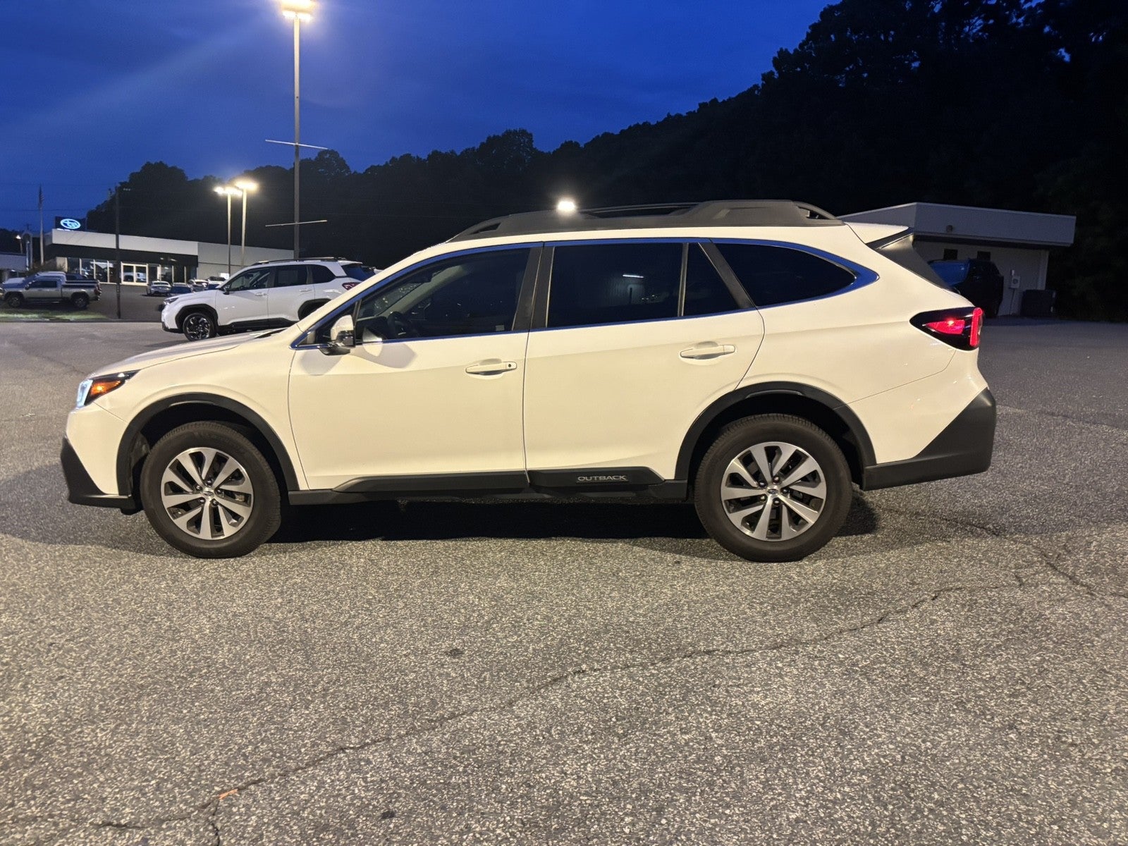 2022 Subaru Outback Premium