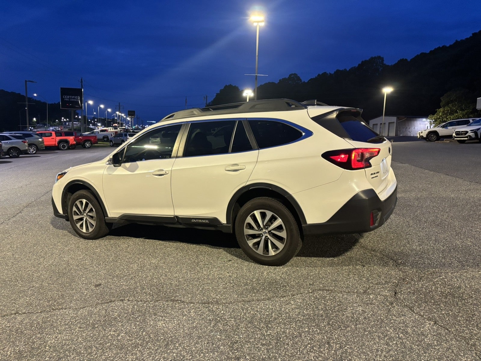 2022 Subaru Outback Premium