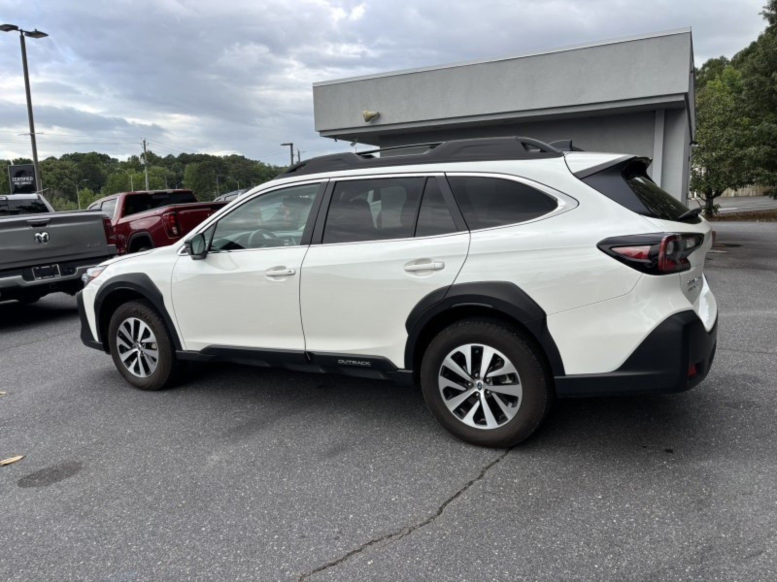 2025 Subaru Outback Premium