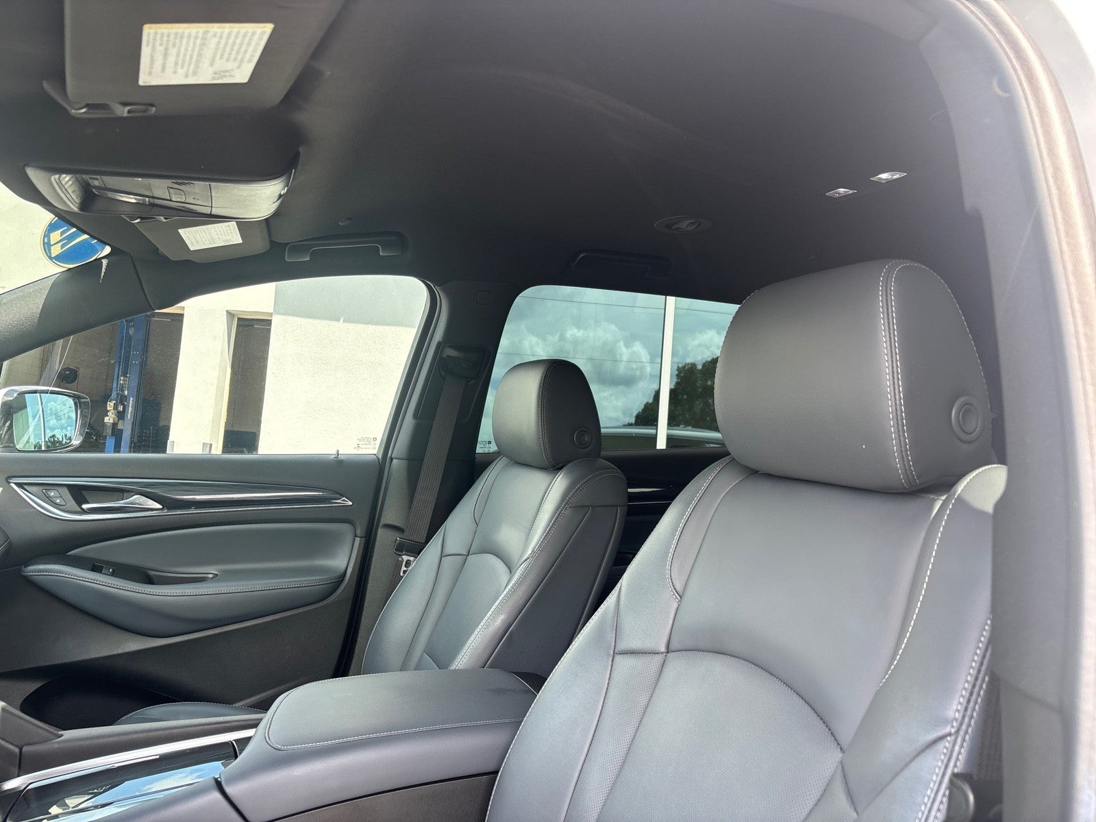 2022 Buick Enclave Essence