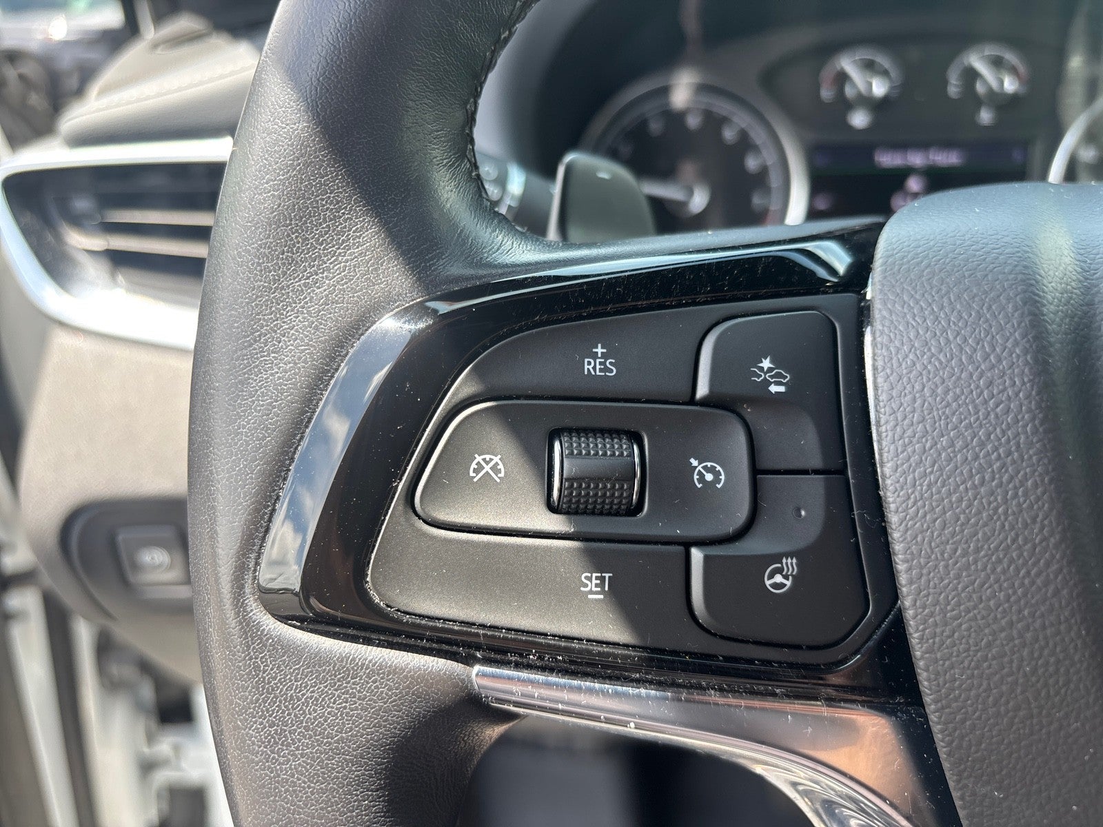2022 Buick Enclave Essence