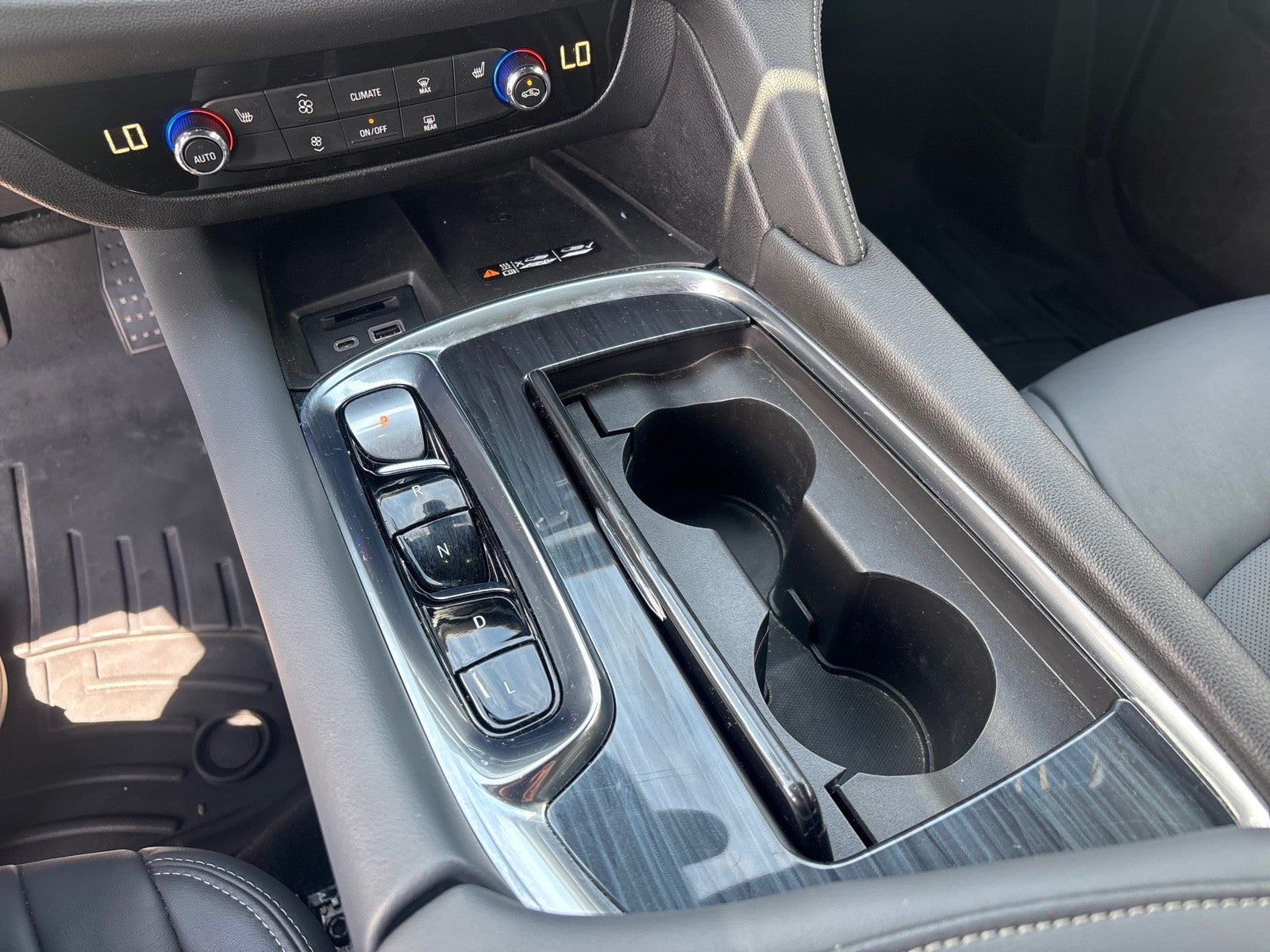 2022 Buick Enclave Essence
