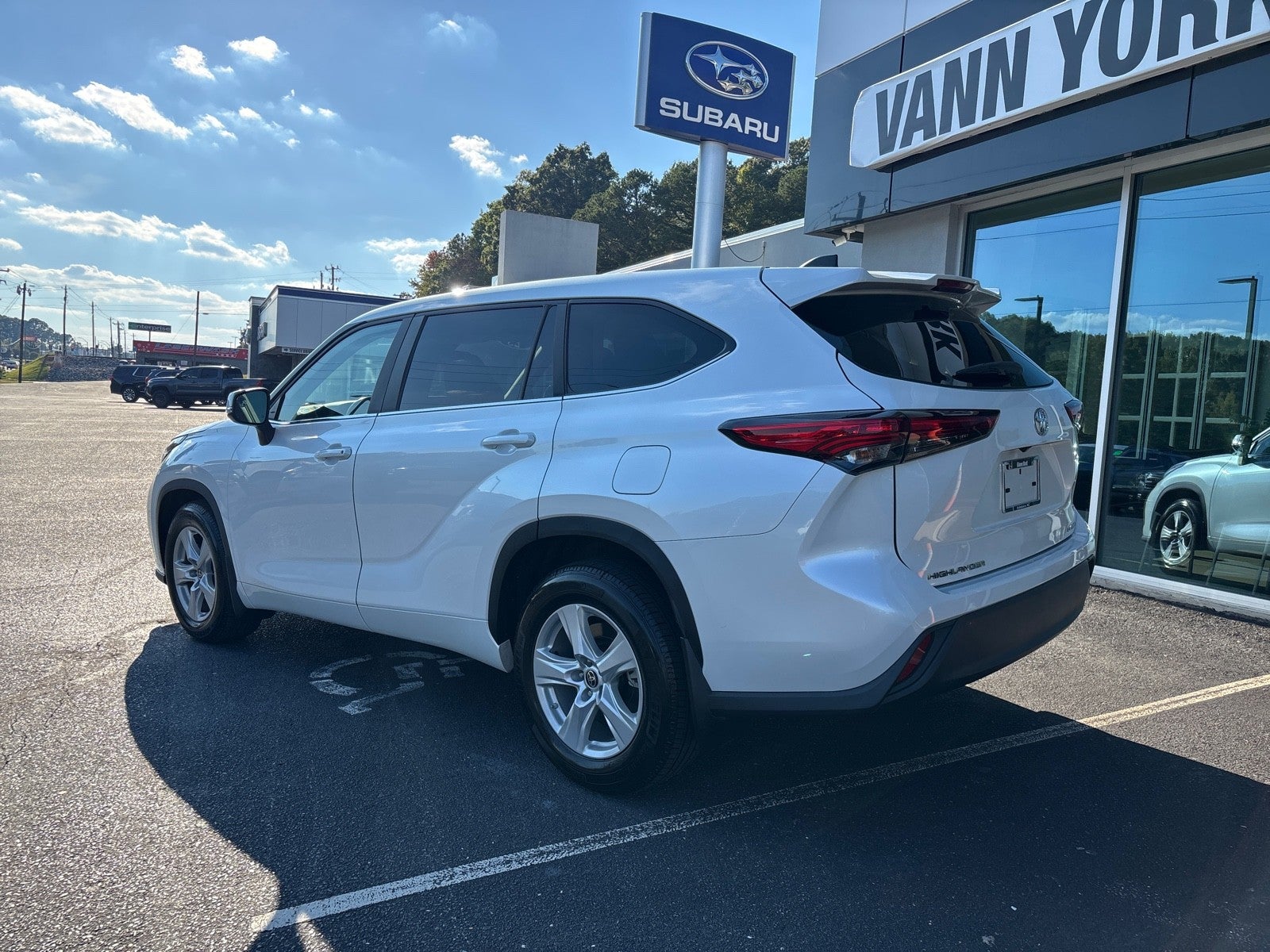 2023 Toyota Highlander LE