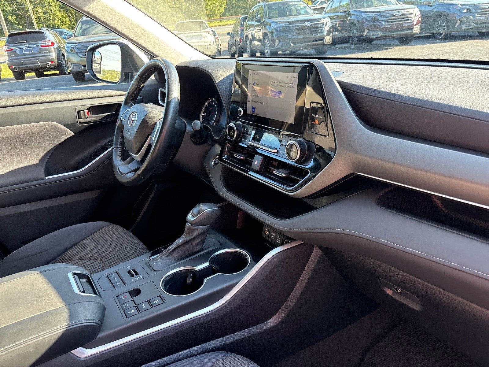 2023 Toyota Highlander LE