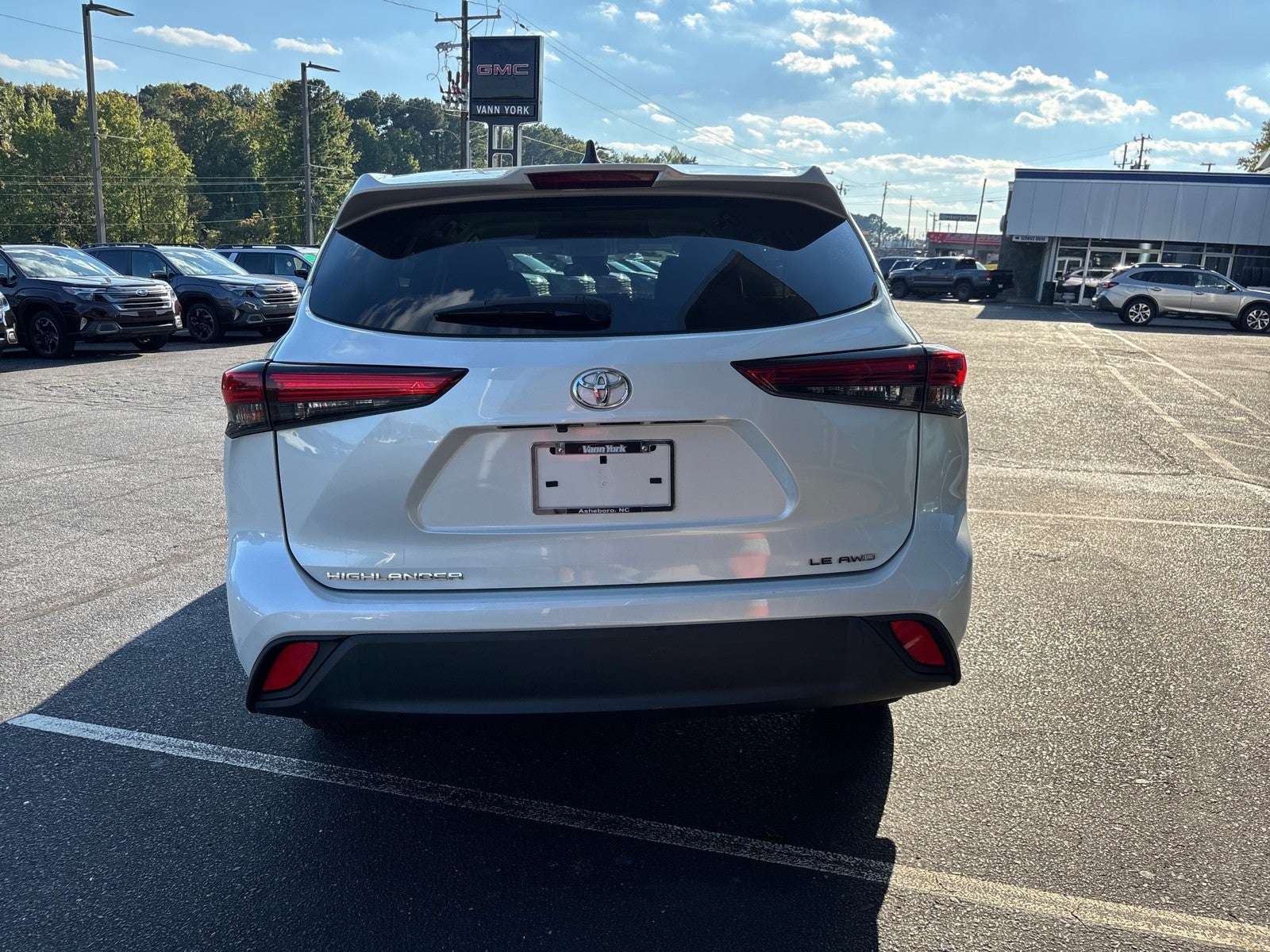 2023 Toyota Highlander LE