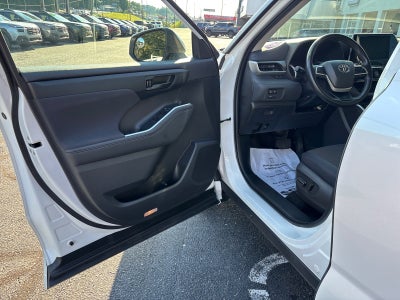 2023 Toyota Highlander LE