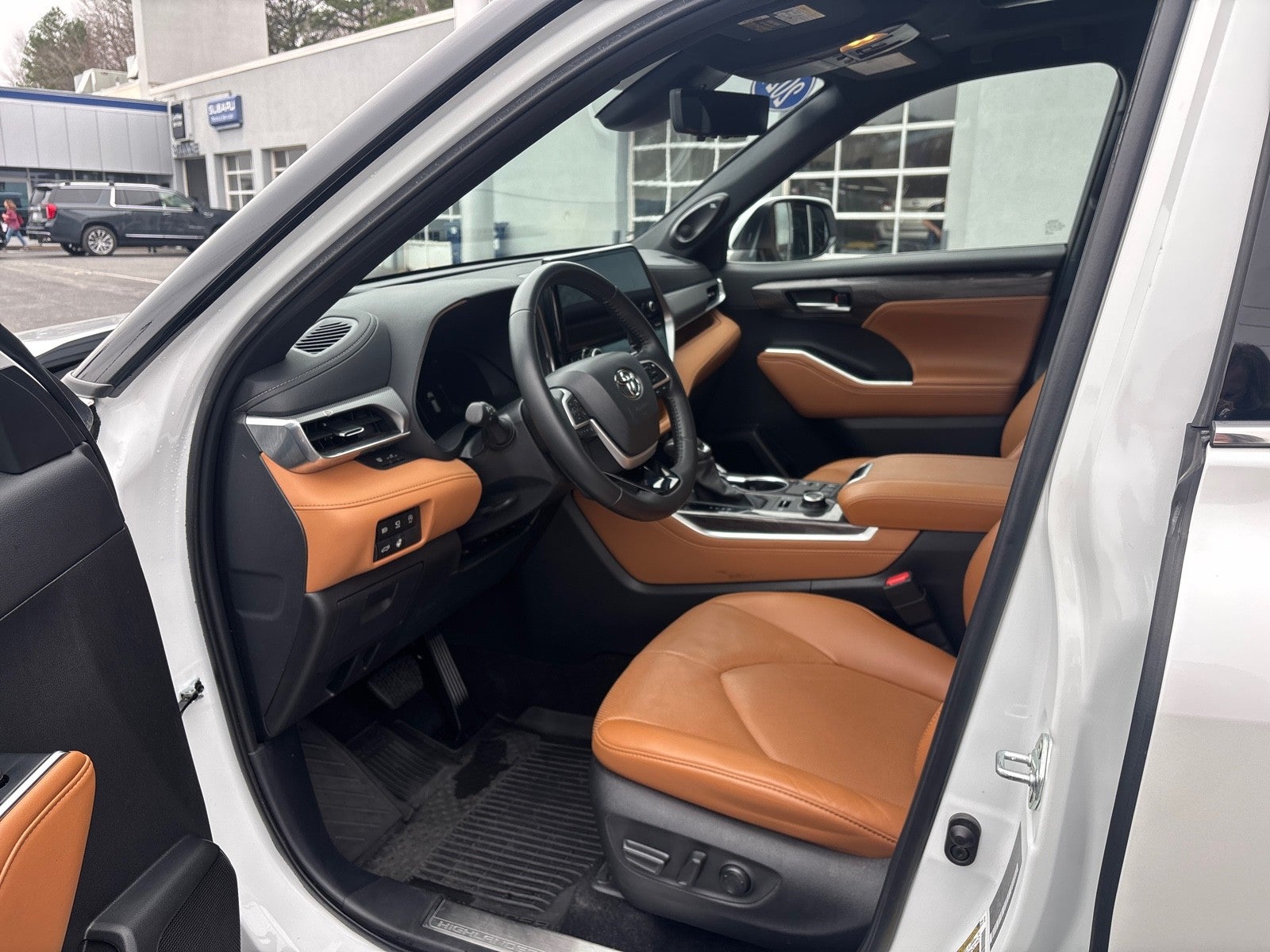 2024 Toyota Highlander Platinum