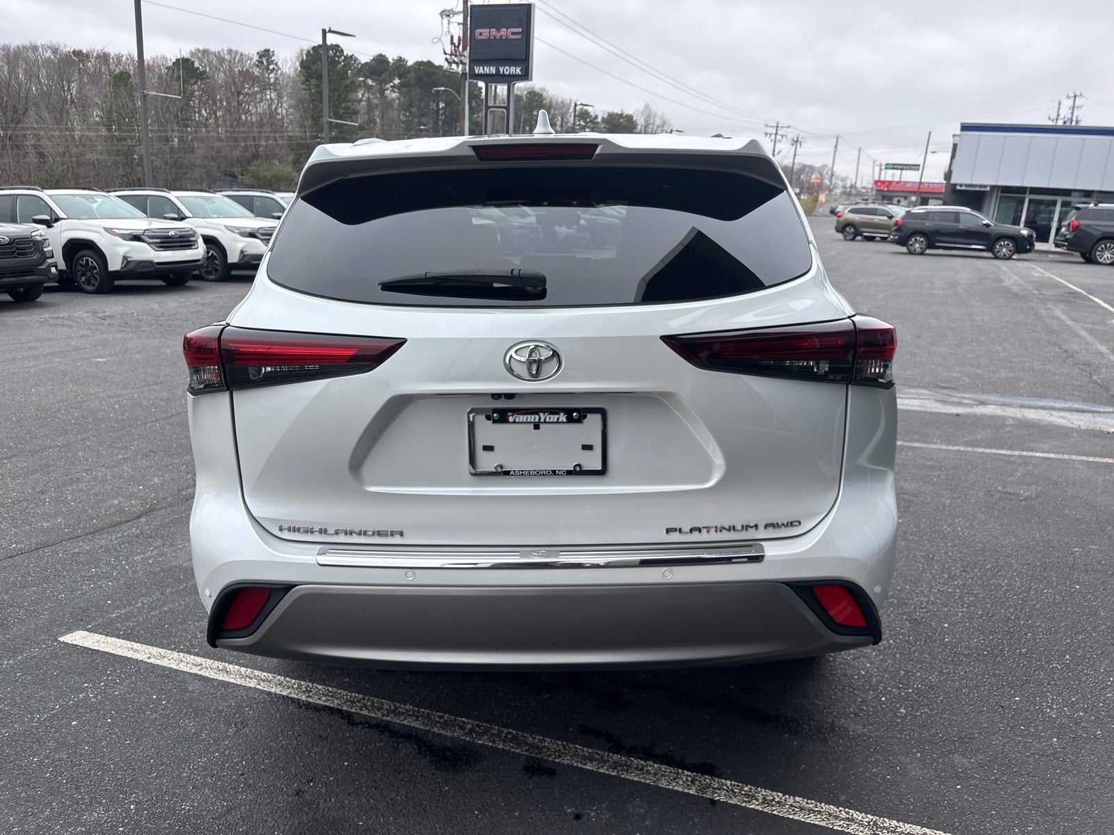 2024 Toyota Highlander Platinum
