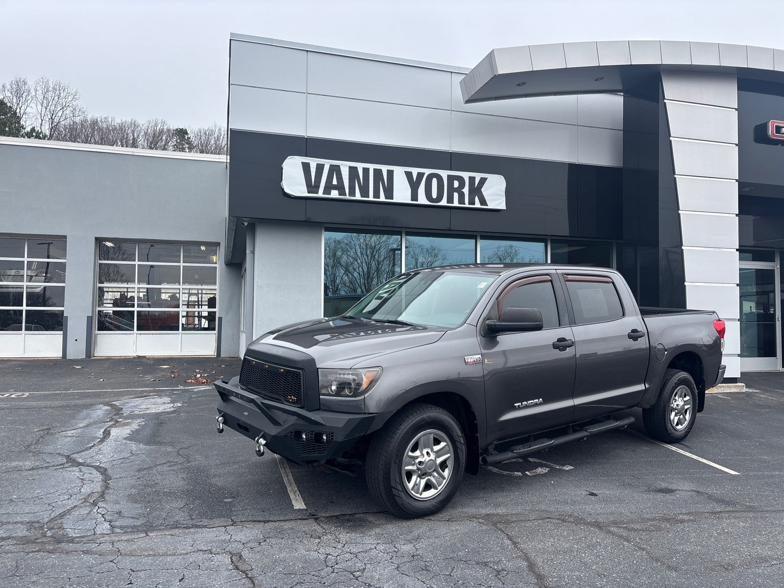 2011 Toyota Tundra 2WD Truck CrewMax 5.7L V8 6-Spd AT (Natl)