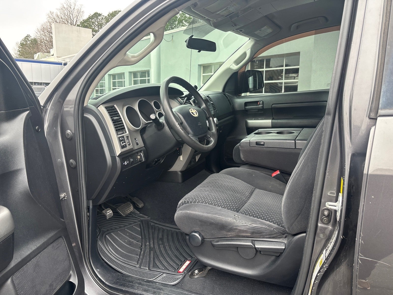 2011 Toyota Tundra 2WD Truck CrewMax 5.7L V8 6-Spd AT (Natl)