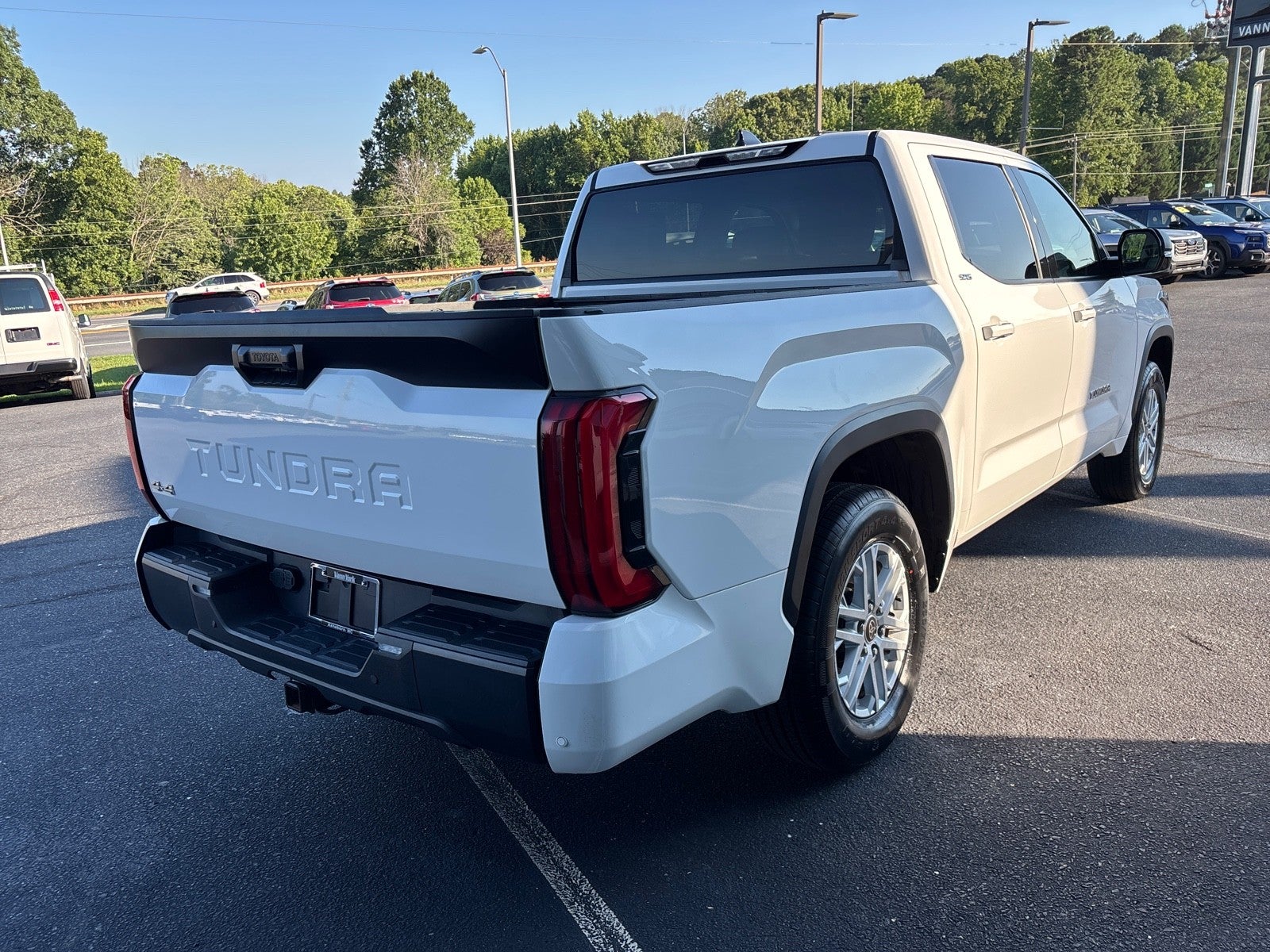 2022 Toyota Tundra 4WD SR5