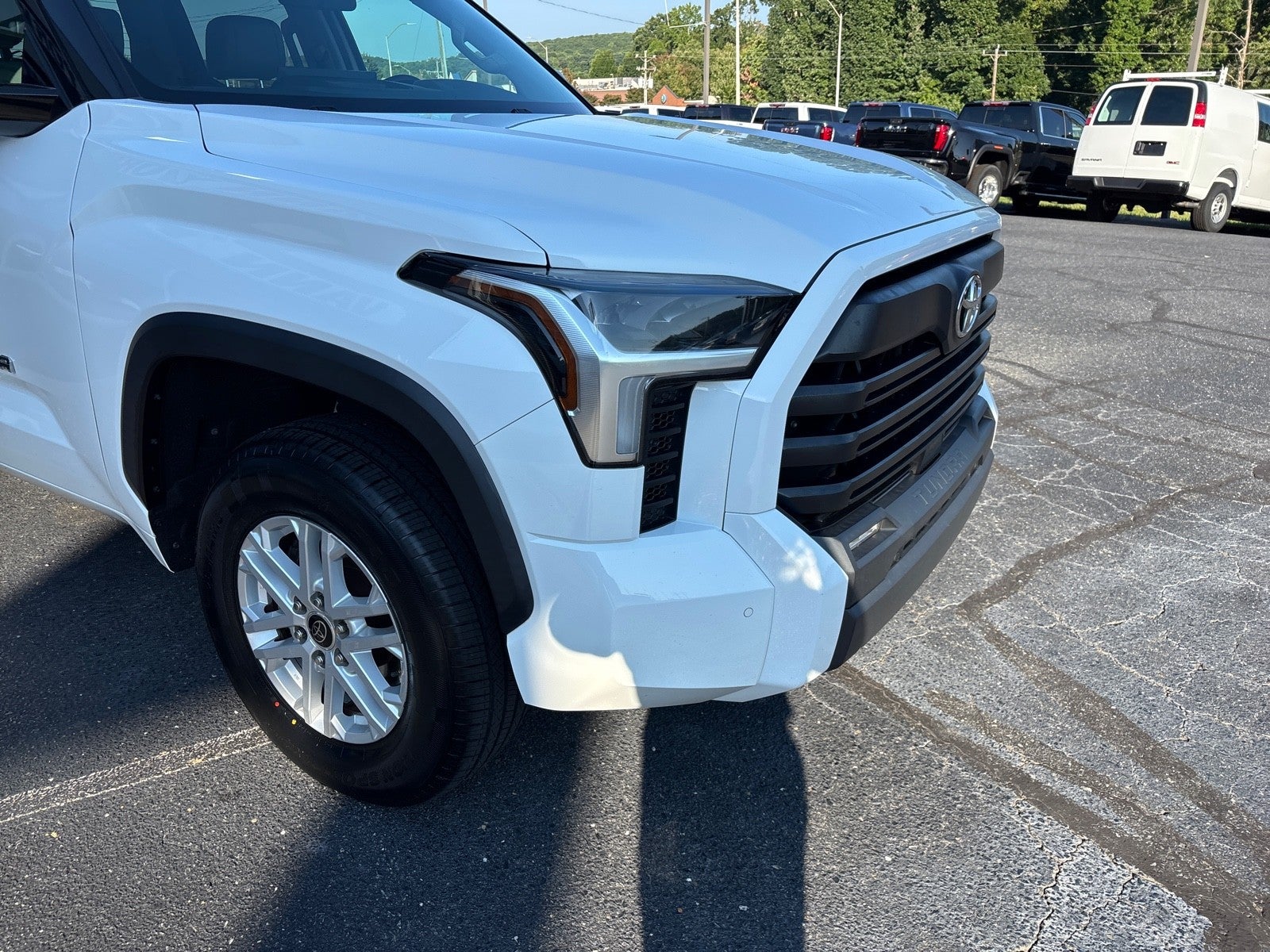 2022 Toyota Tundra 4WD SR5
