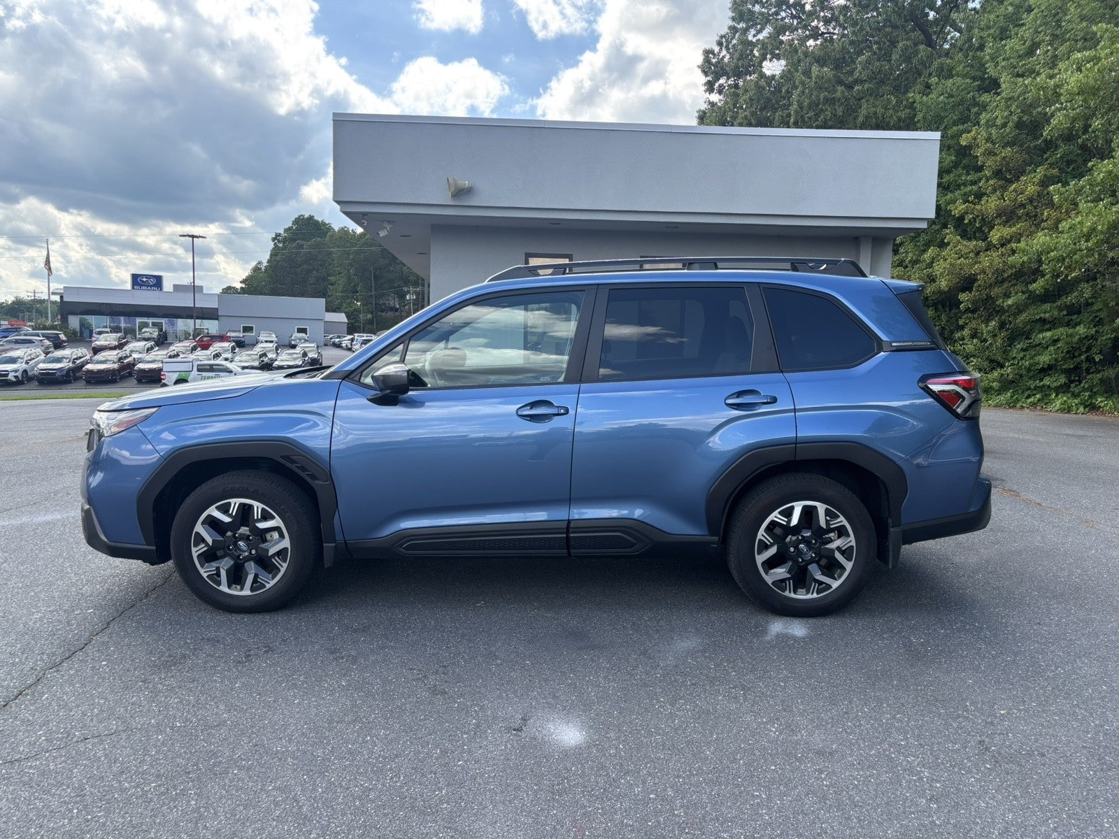 2025 Subaru Forester Premium