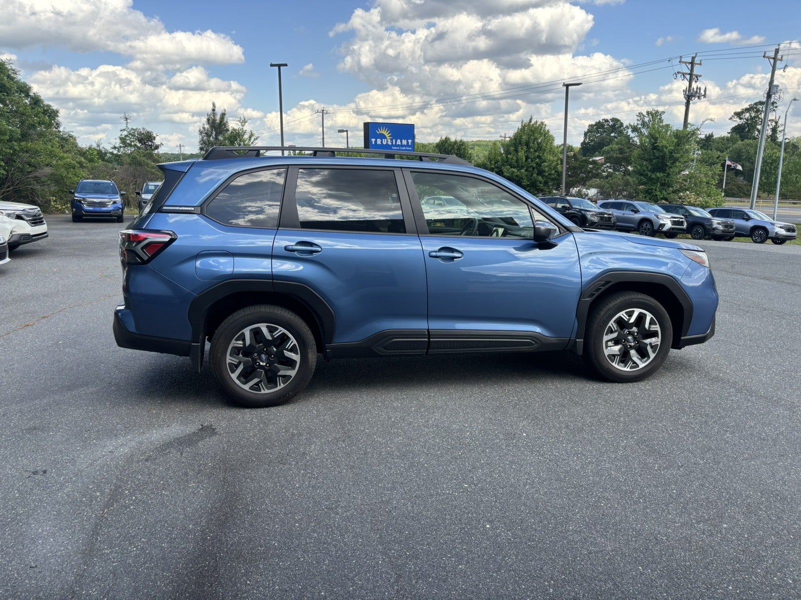 2025 Subaru Forester Premium