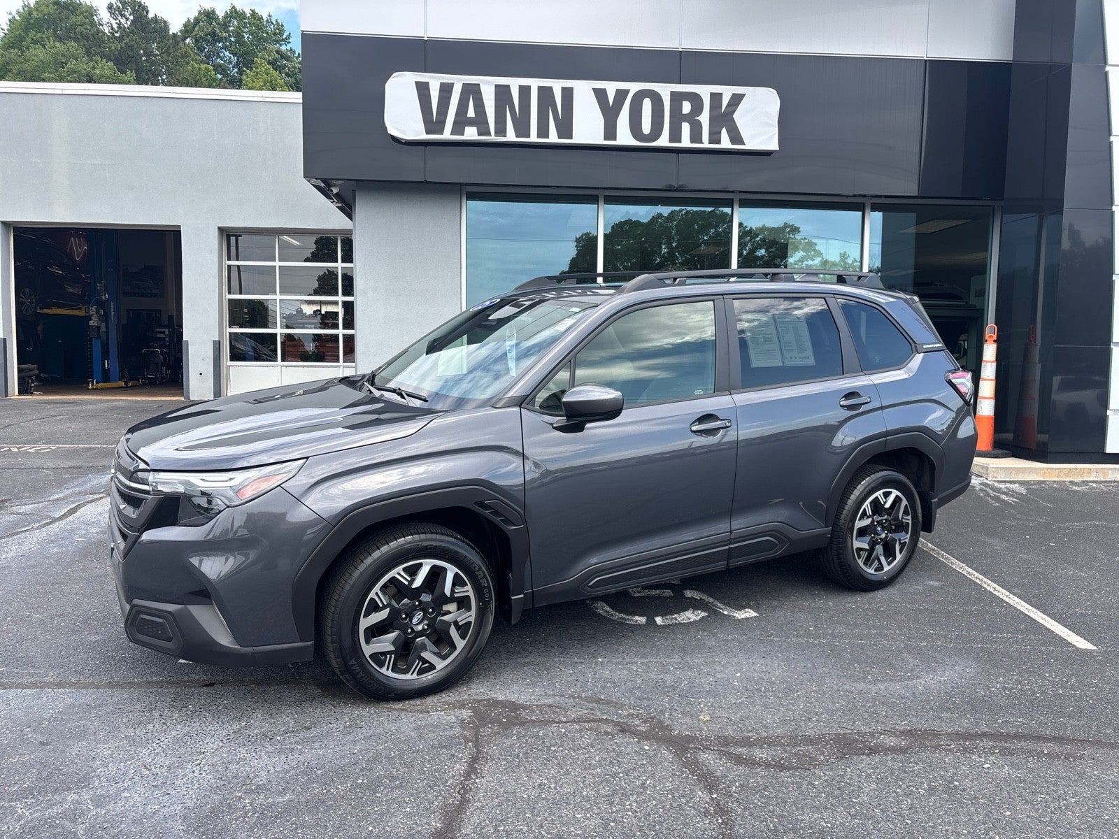 2025 Subaru Forester Premium