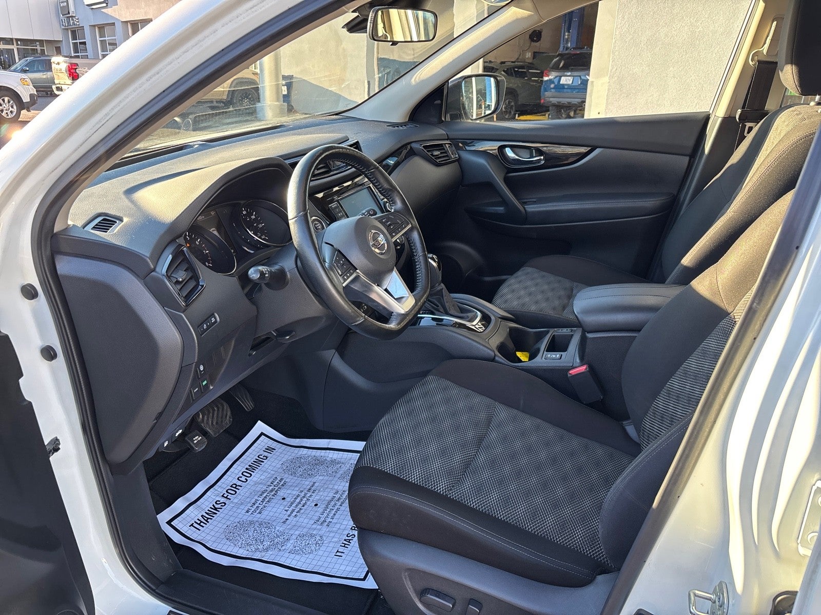 2022 Nissan Rogue Sport SV