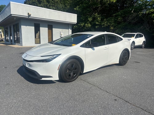 2025 Toyota Prius LE