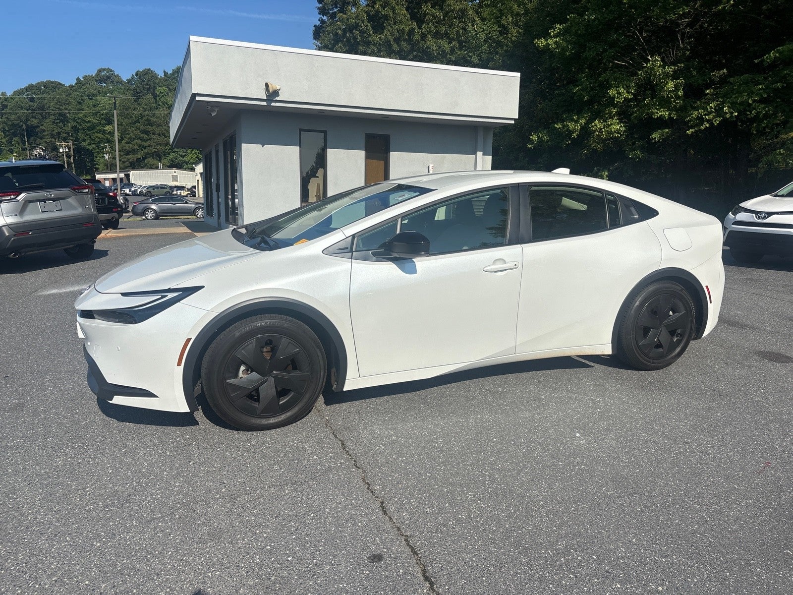2025 Toyota Prius LE