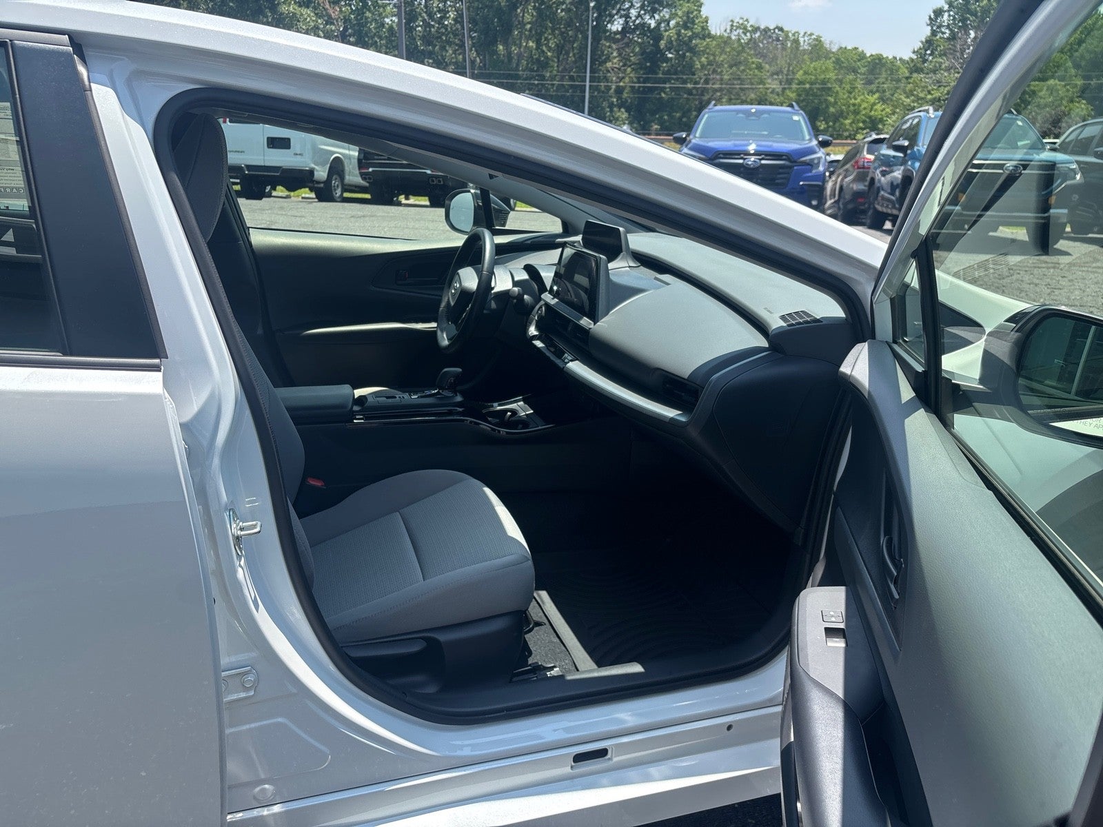 2025 Toyota Prius LE