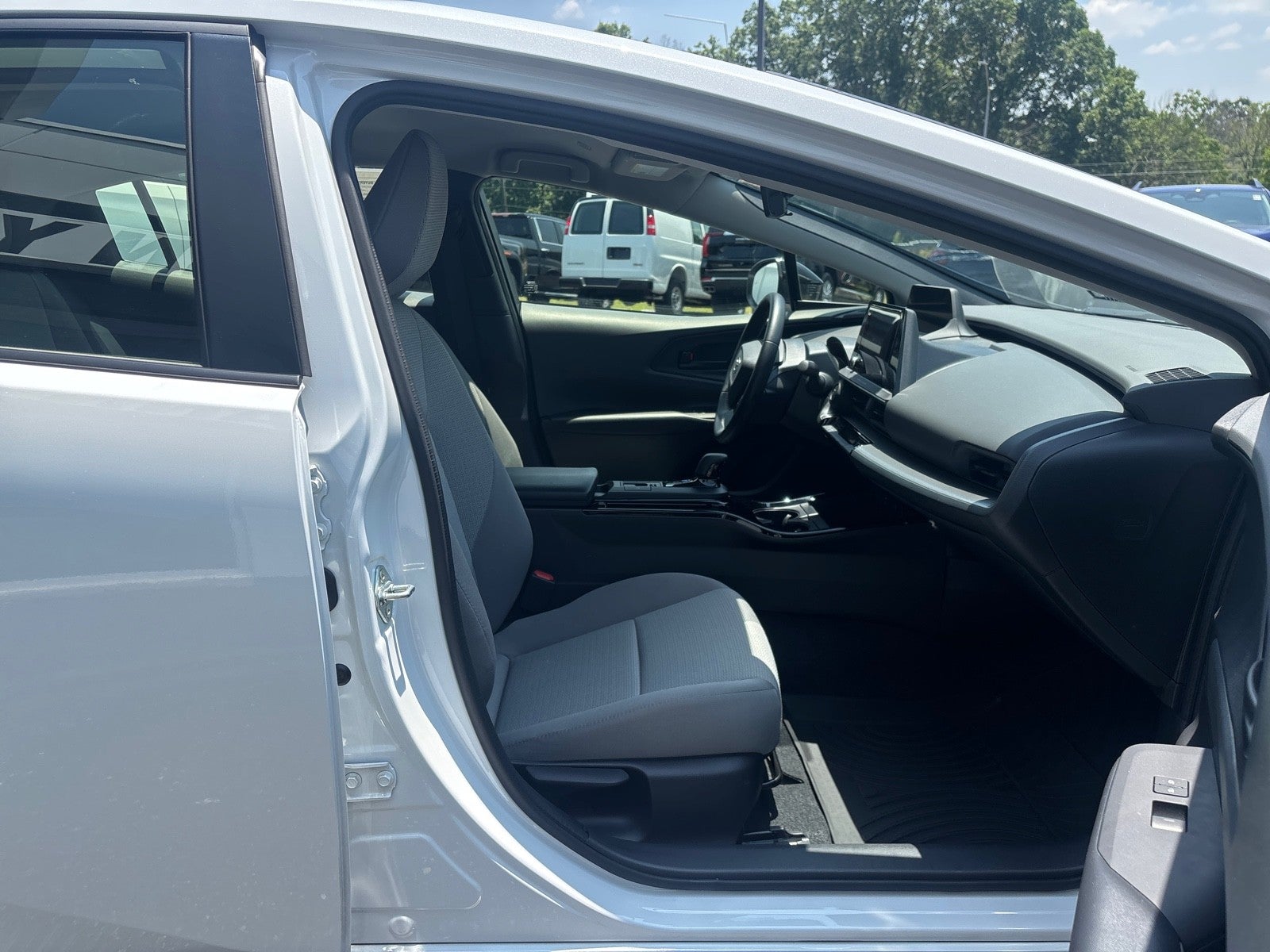2025 Toyota Prius LE