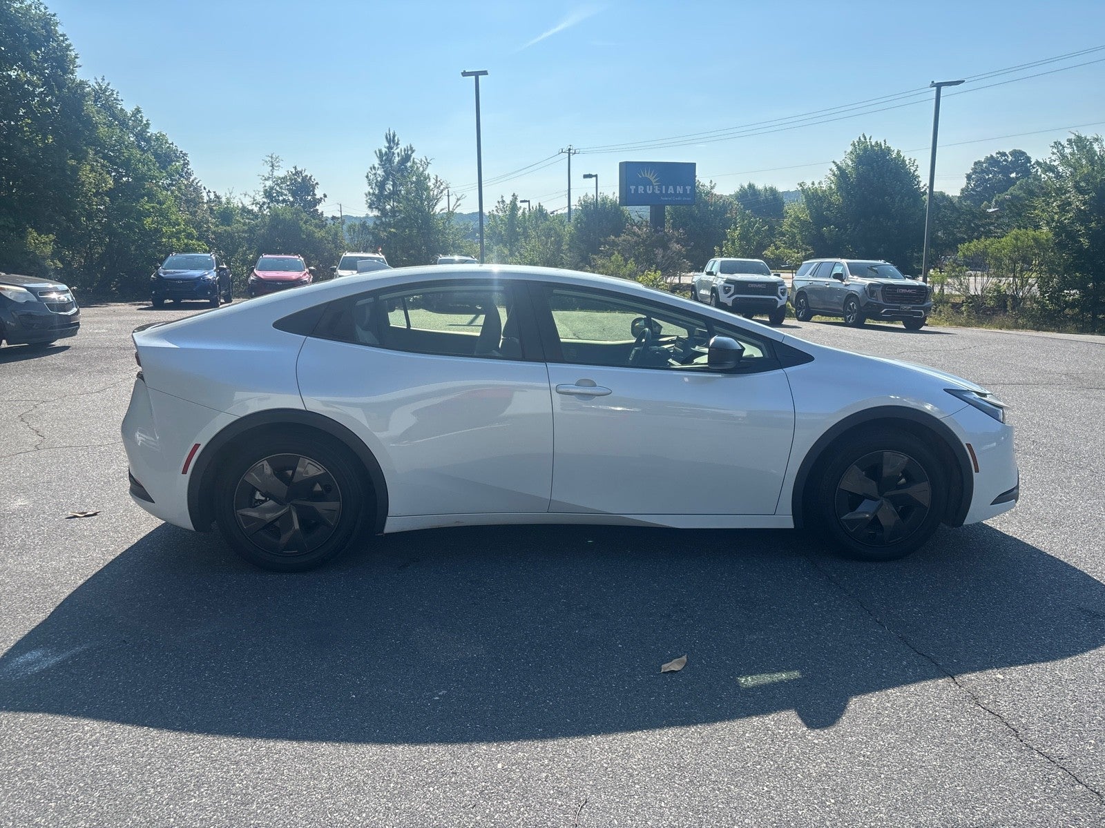 2025 Toyota Prius LE