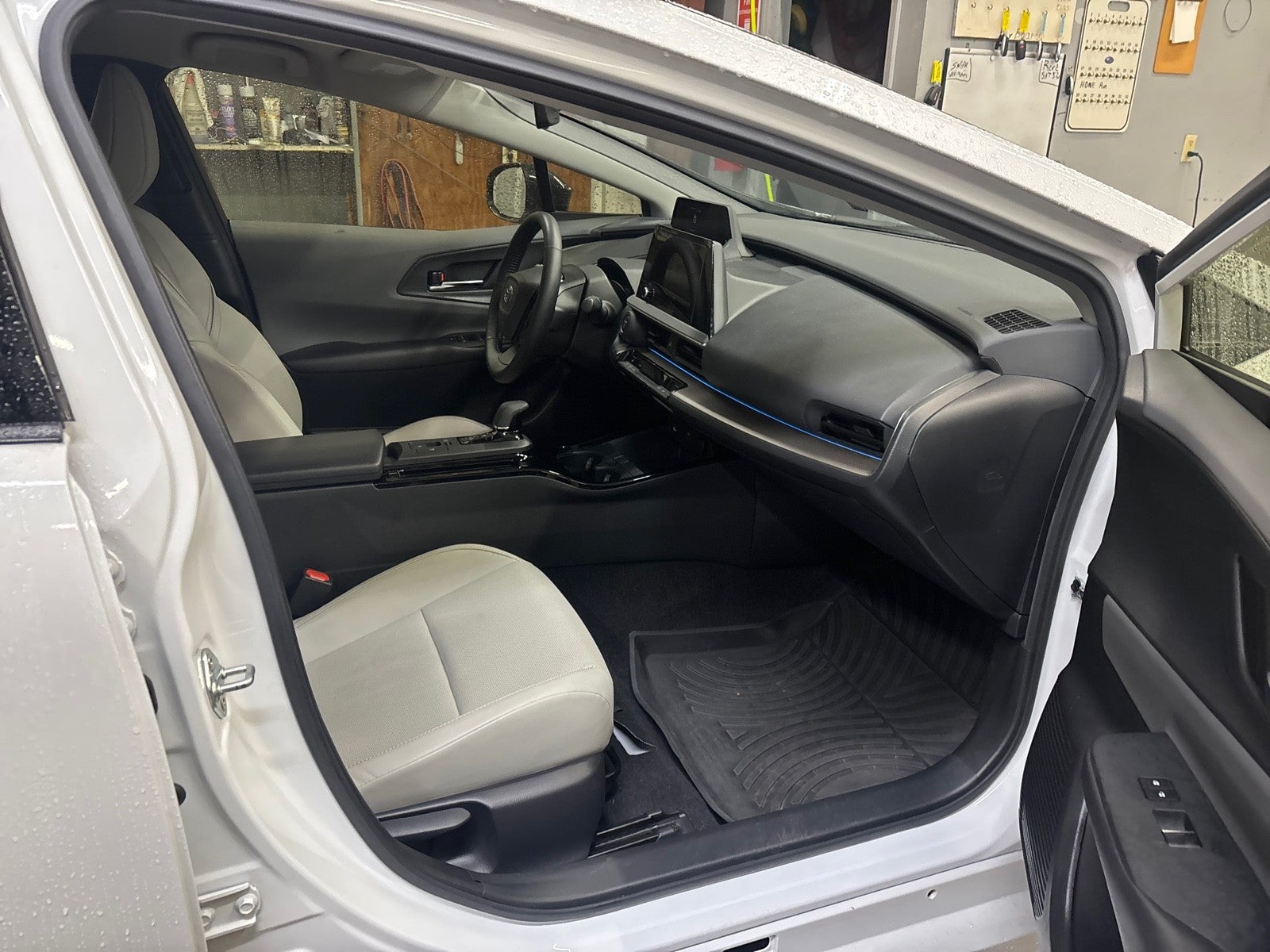 2024 Toyota Prius LE