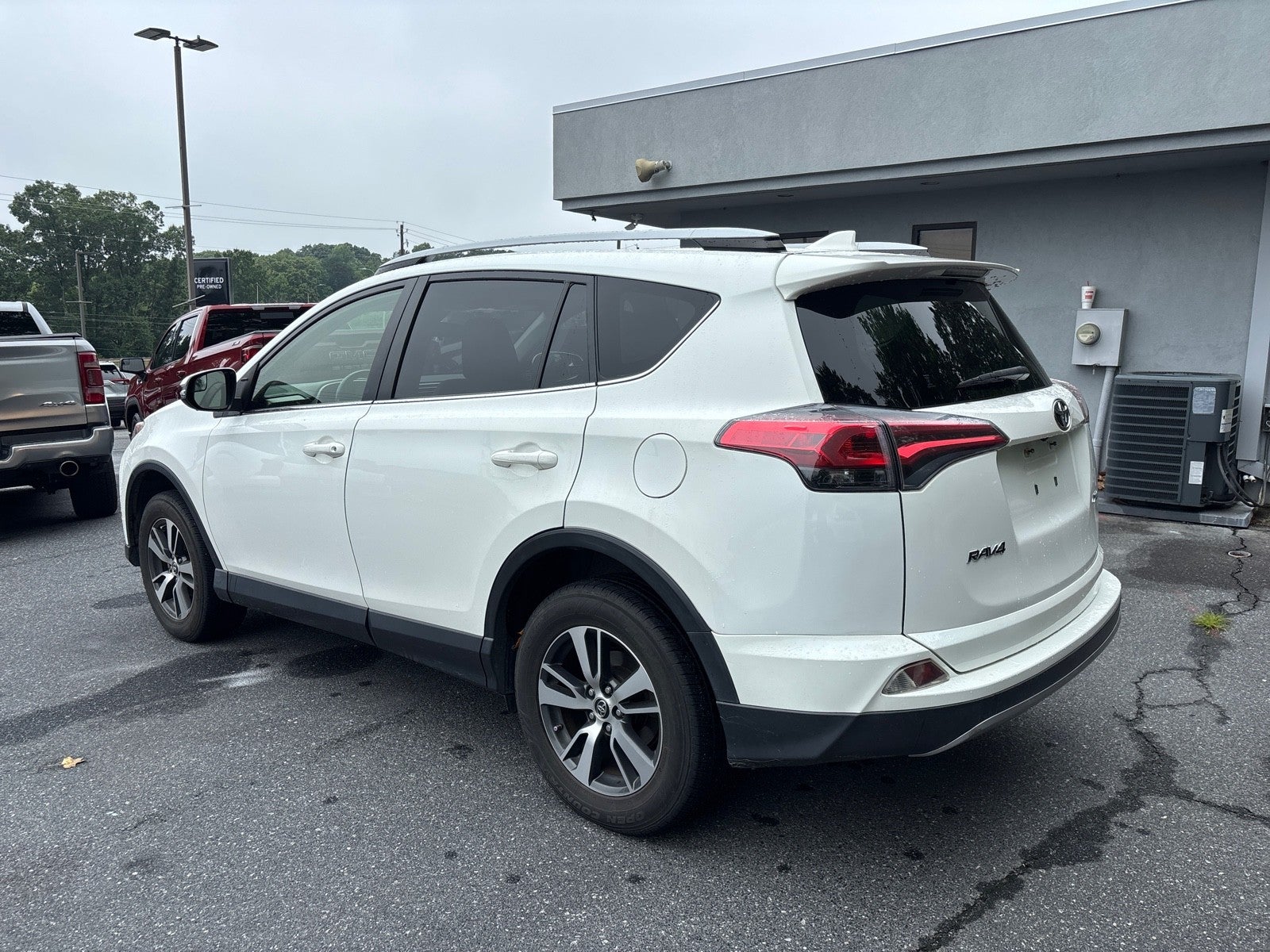 2017 Toyota RAV4 XLE