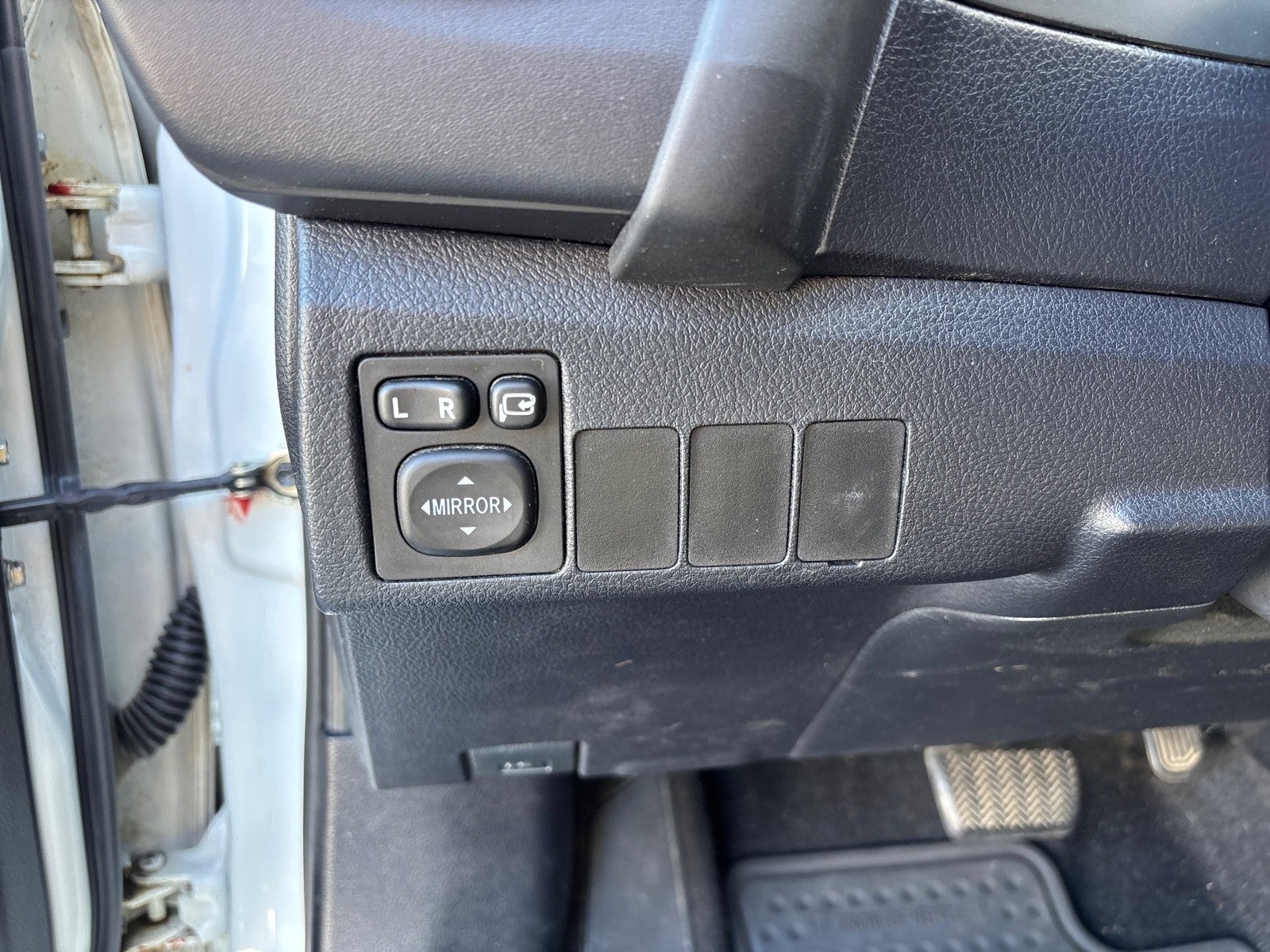 2016 Scion iM 5dr HB CVT (Natl)