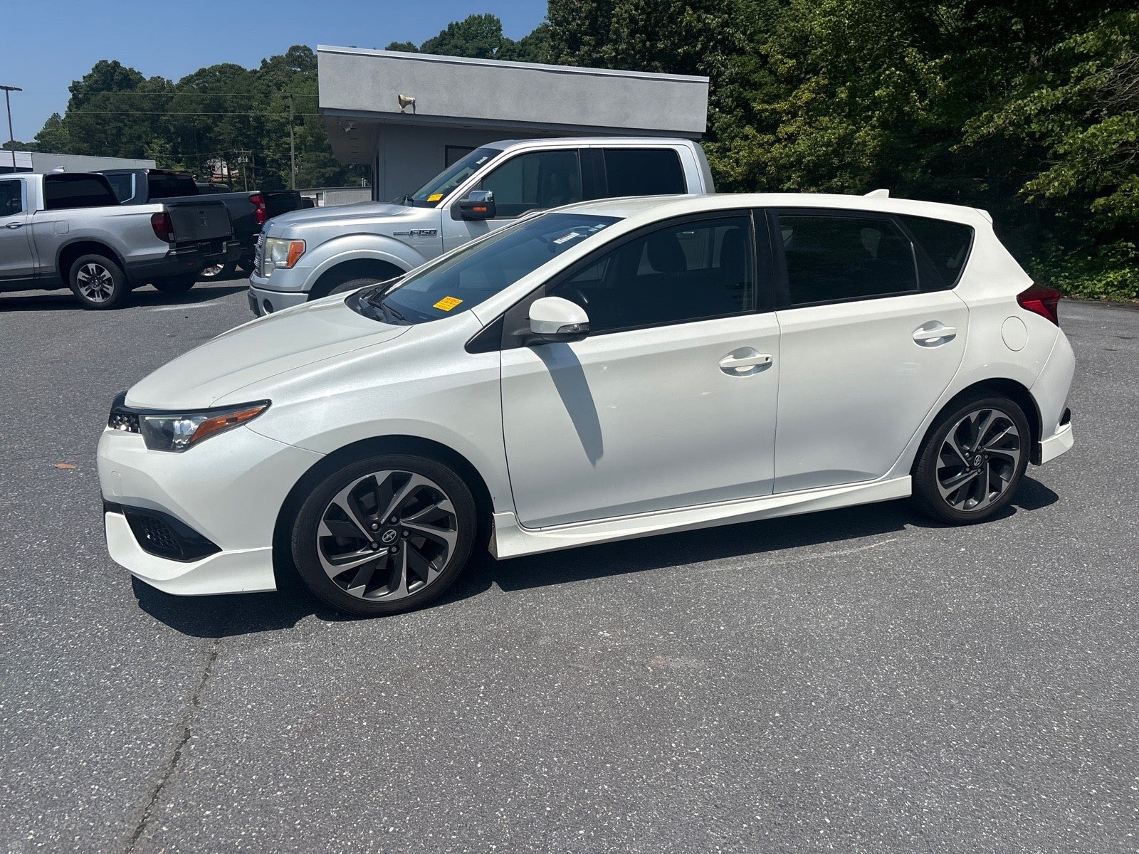 2016 Scion iM 5dr HB CVT (Natl)