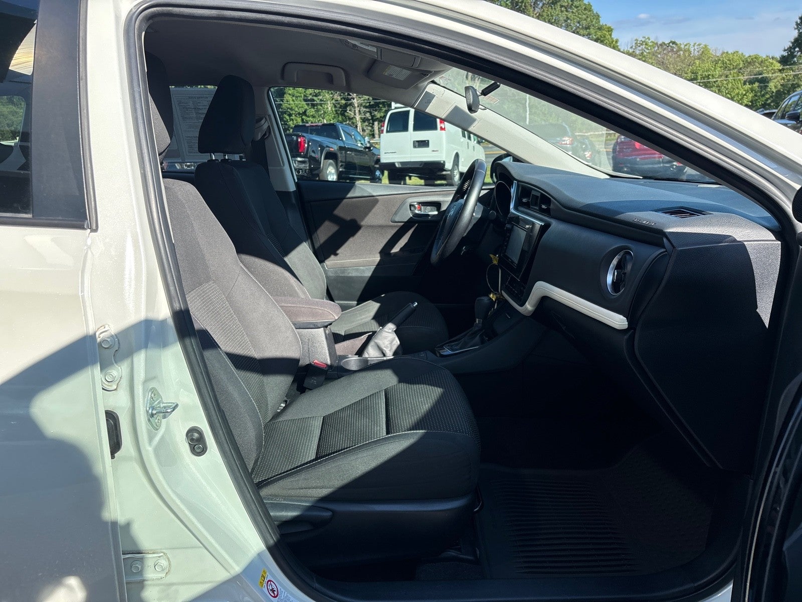 2016 Scion iM 5dr HB CVT (Natl)