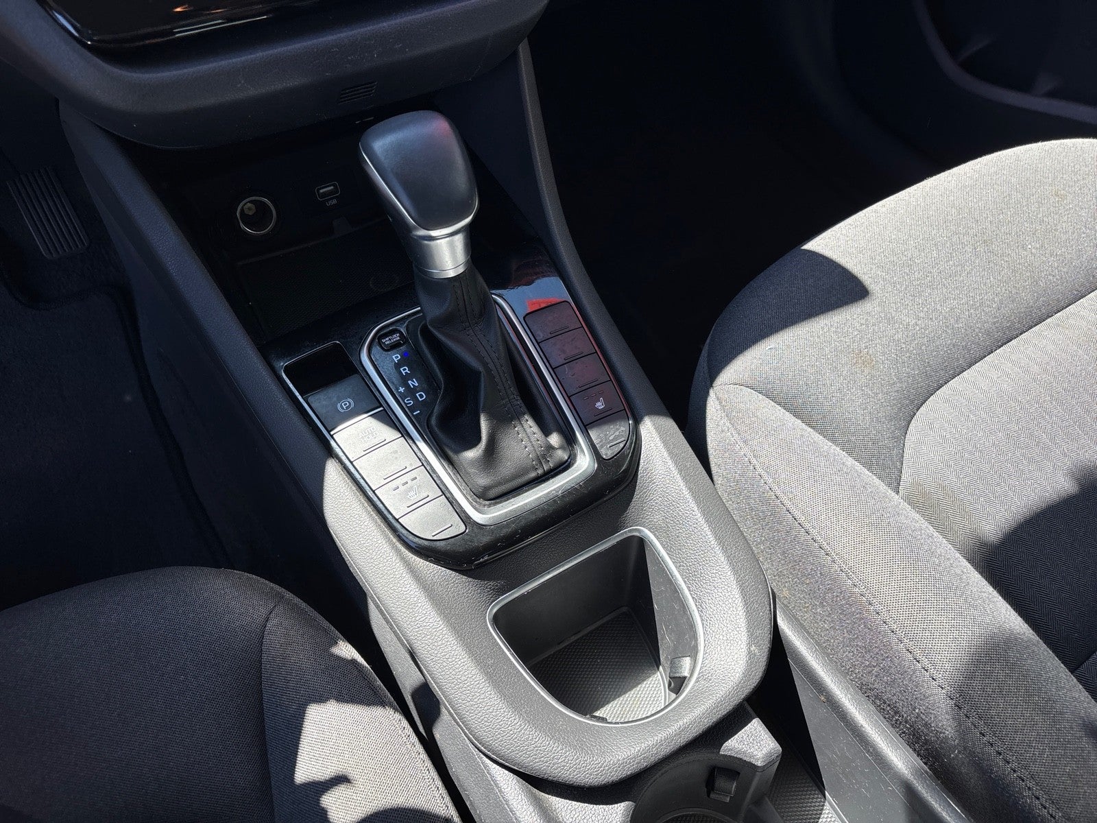 2022 Hyundai Ioniq Hybrid SE