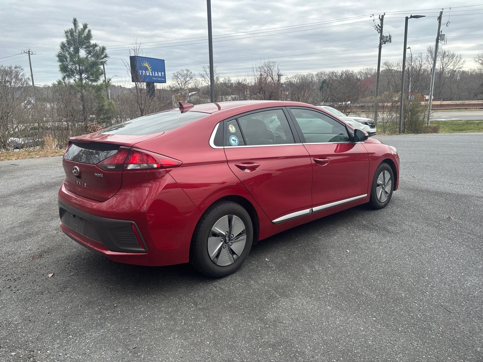 2022 Hyundai Ioniq Hybrid SE
